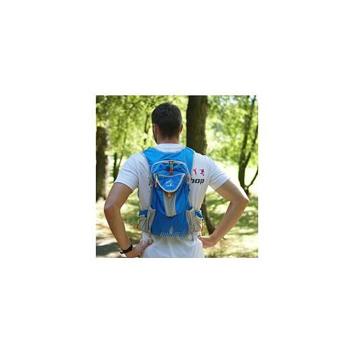 Kék színű, országúti futóhátizsák, 15 l-es űrtartalommal