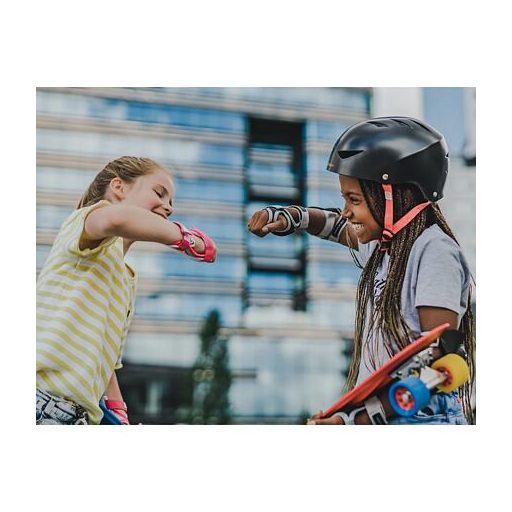 Dark Fyre görkorcsolya sisak ruházat S-es méret